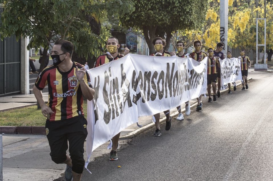 Jugadores de Leones negros consideraron importante manifestarse este 1 de mayo (Twitter @LeonesNegrosCF)