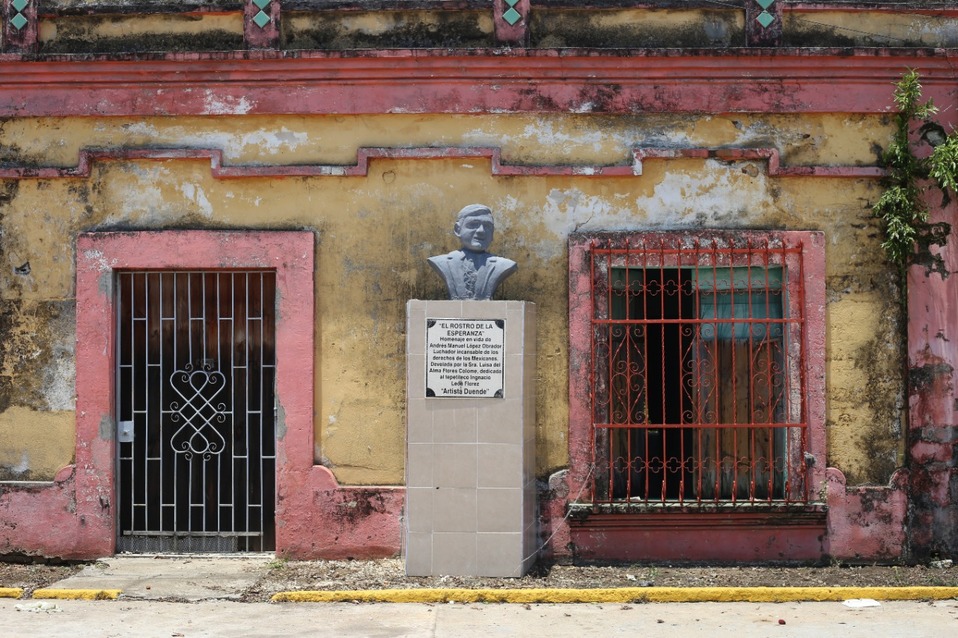 El pueblo natal de AMLO se resiste a seguir medidas contra covid-19. (Especial)