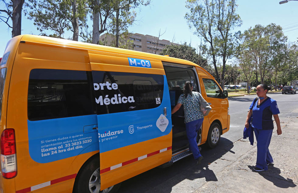 Conexión Médica ofrece transporte gratuito a personal de la salud en Guadalajara ante coronavirus (Fernando Carranza)