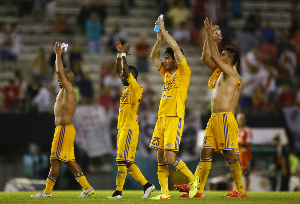 Jugadores de Tigres tras el partido vs River Plate en la Copa Libertadores 2015 (Mexsport)