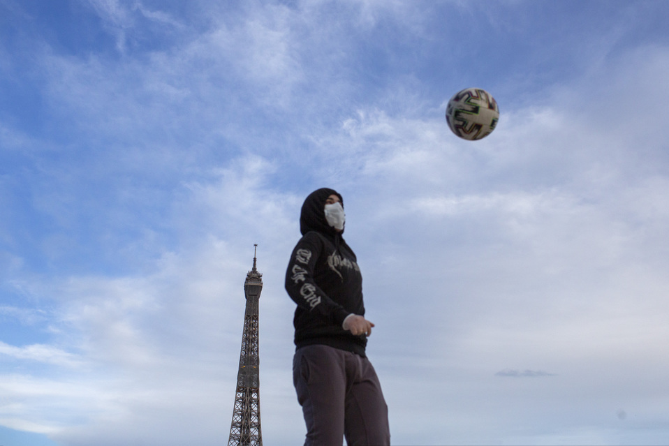 La estela de París en el futbol europeo (AP)