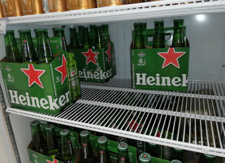 Desabasto de cerveza en León molesta a clientes. Foto: Dany Béjar