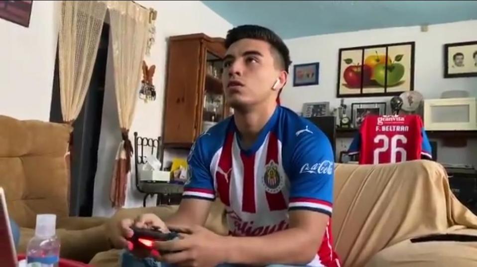 Fernando Beltrán repitió como representante del Rebaño ante Xolos (Twitter @Chivas)