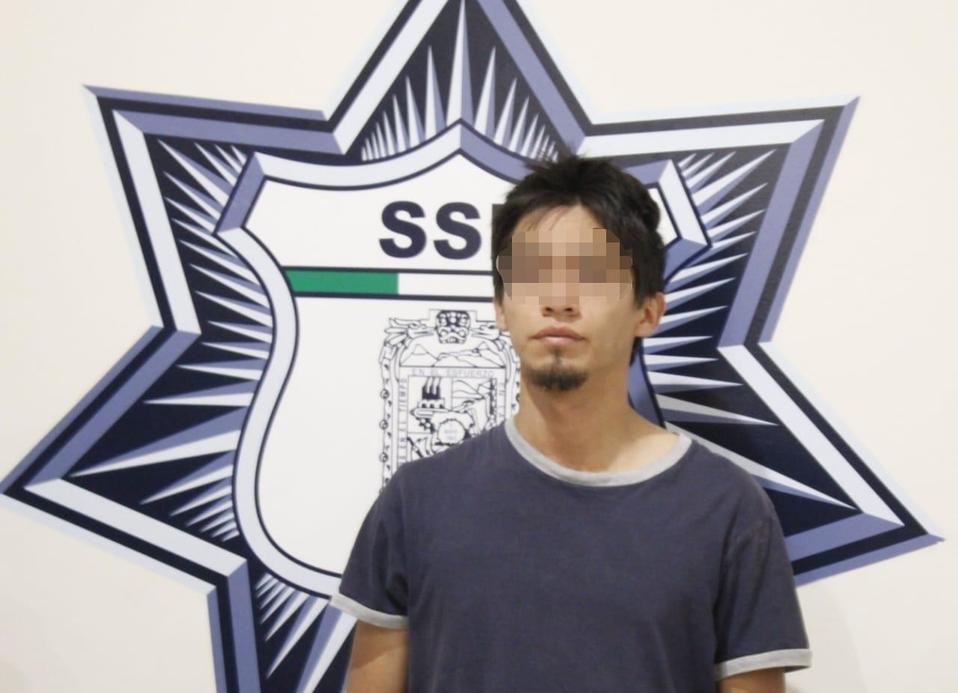 Ismael G., de 25 años, a quien se le encontró en posesión de sustancias con apariencia de las drogas. (Especial)