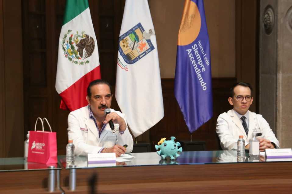 Manuel de la O, titular de salud en la Entidad, precisó que han aplicado plasma a cerca de 10 pacientes. Foto: Raúl Palacios