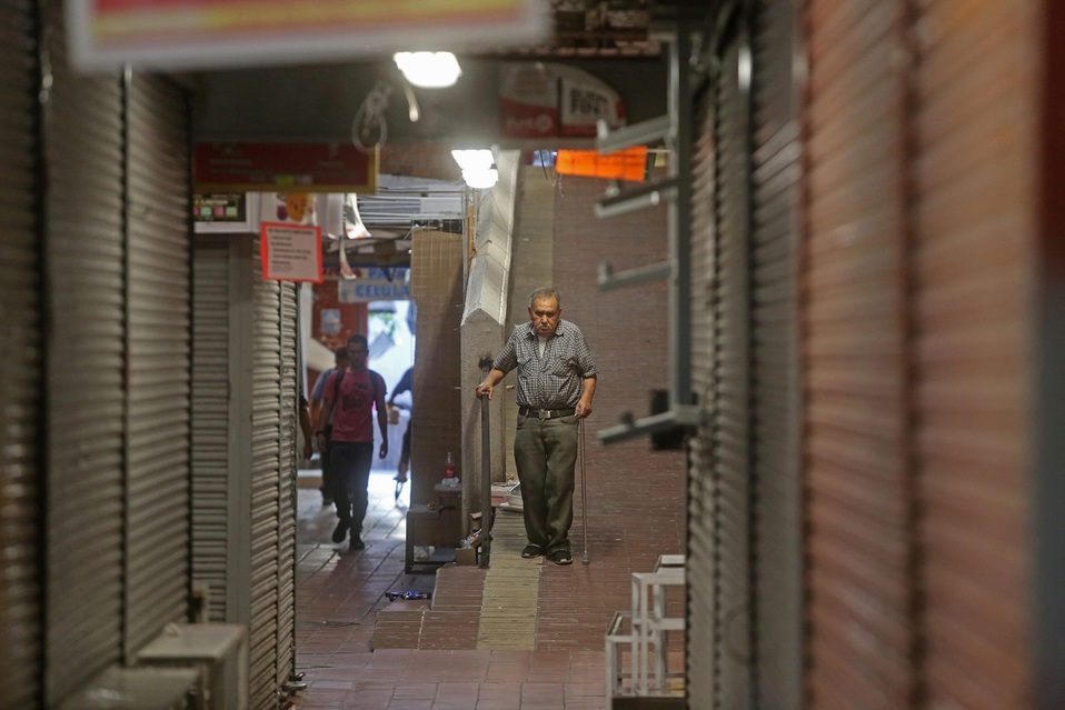 La mayoría de los locales permanecen cerrados. FERNANDO CARRANZA