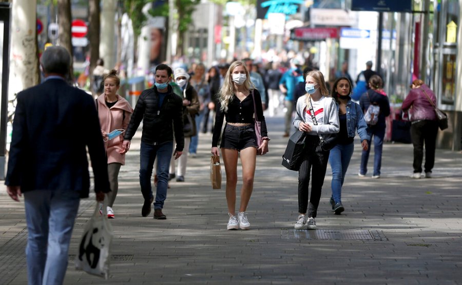 Austria registra 2 mil 107 casos activos, y 606 fallecimientos. (AP)