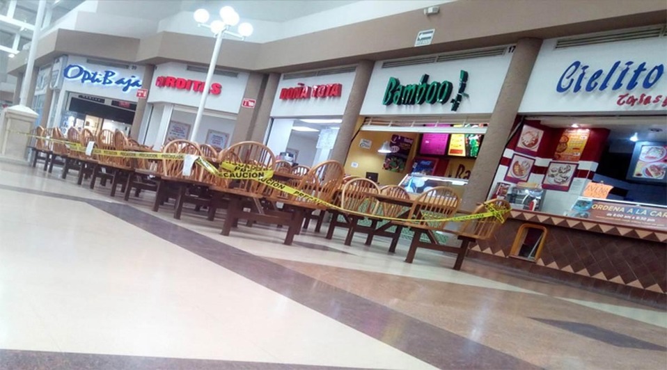 Cientos de comercias han cerrado en plazas comerciales. (Margarita Rojas)