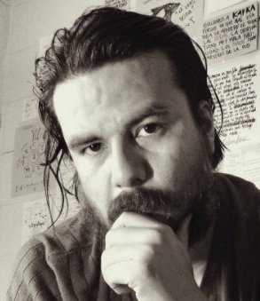 Ha sido editor de la revista 'La Tempestad' y Colaborador de 'Diez4', 'Luvina', 'Pez Banana', 'Tierra Adentro' y 'Vice'.
          <p>Ha publicado los libros 'Kafka en traje de baño' (ISC/NitroPress, 2015), 'Los gatos de Schrödinger' (Tierra Adentro, 2015