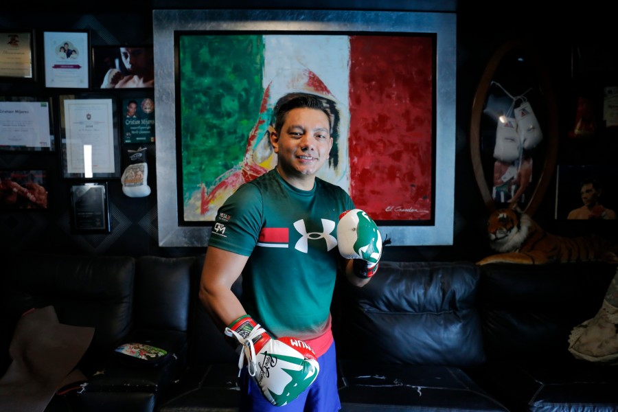 El último ídolo del boxeo en La Laguna se llama Cristian Mijares, múltiple campeón mundial. (Mauricio Román)