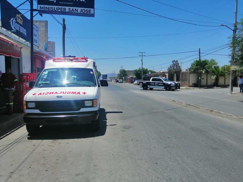 Uno de ellos llevaba consigo un arma de fuego con la que la amenazó quitándole las llaves. (Especial)