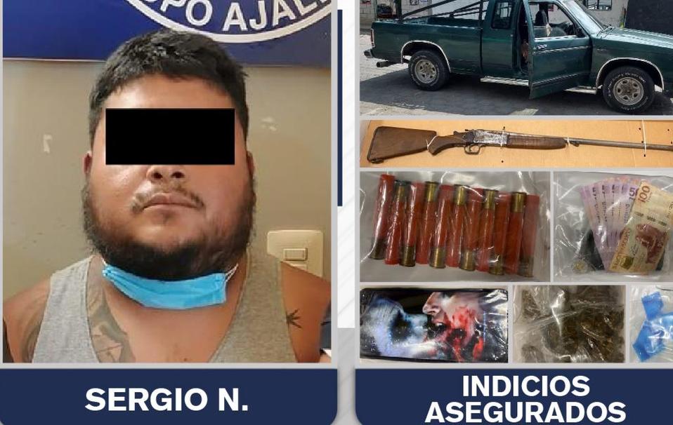 Sergio N. fue detenido en posesión de 12 bolsas de plástico con sustancia blanca con características del cristal. (Especial)