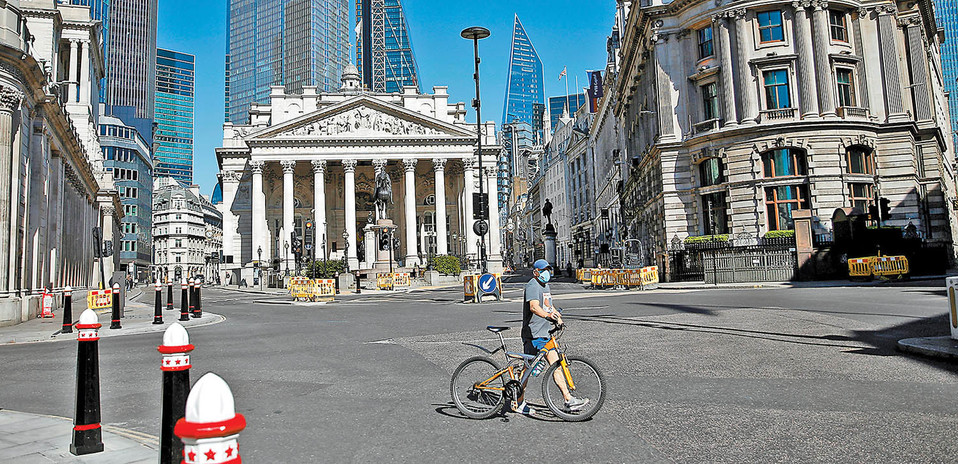 Las calles del distrito financiero de Londres continúan con las restricciones. (Henry Nicholls/Reuters)