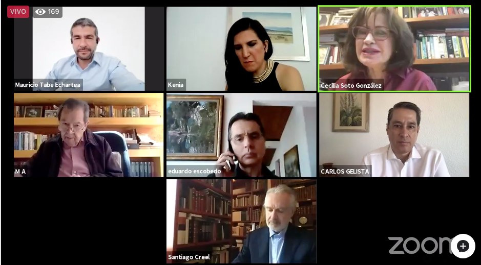 Ex legisladores constitucionalistas en el Foro virtual.