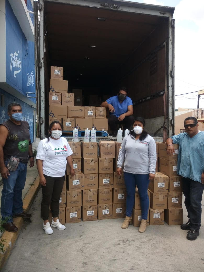 Granjas Carroll dona 5 mil litros de gel antibacterial a hospitales de Puebla y Veracruz. (Especial)