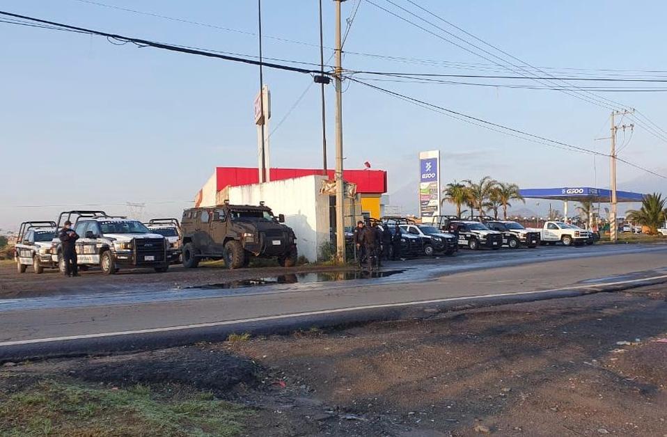 La realización de este operativo deriva de que, en semanas pasadas, algunos tianguistas se instalaron en la comunidad de Villa Alta. (Especial)