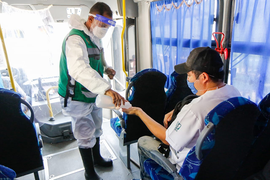 Transporte público gratuito para personal médico en Saltillo. (Especial)