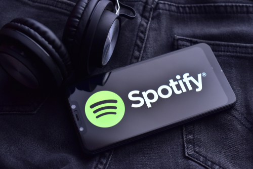 Spotify introduce las sesiones grupales, que pueden controlar varias personas. (Shutterstock)