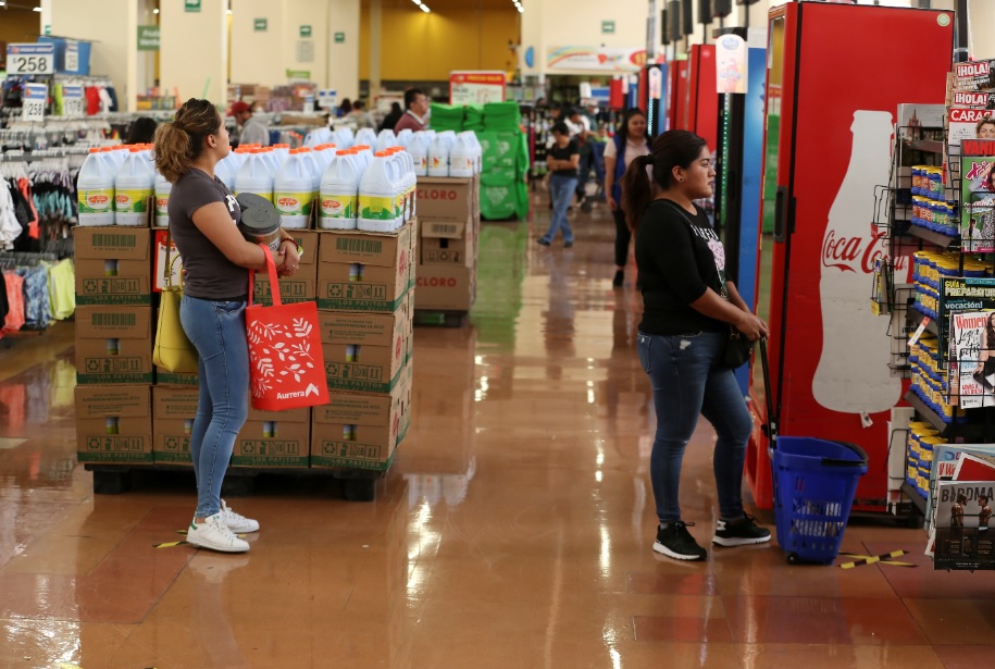 Las tiendas de autoservicio son actividades esenciales para el funcionamiento de la economía. (Octavio Hoyos)