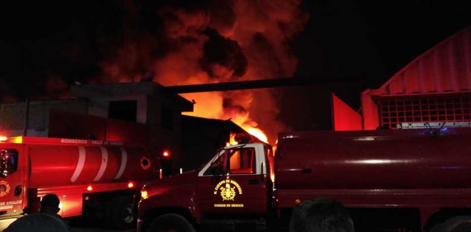 El fuego inició por la madrugada de este miércoles (Especial)