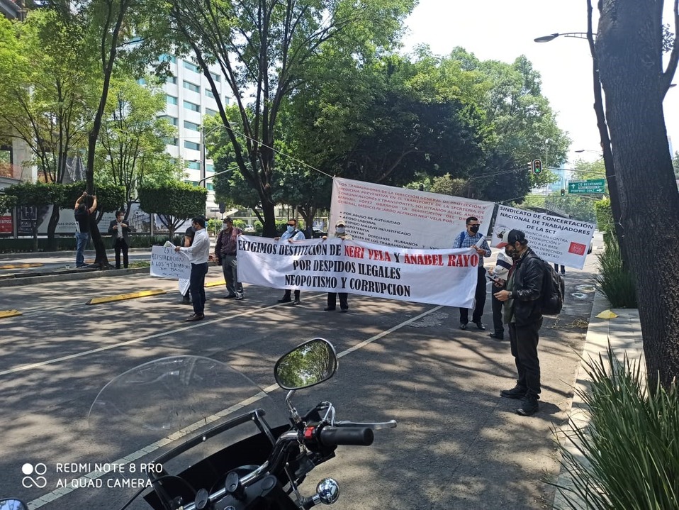 Bloqueo en Insurgentes Sur, a la altura de la SCT. (César Velázquez)
