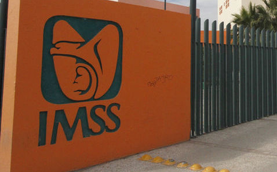 El IMSS es la primera institución del país certificada para hacer uso de plasma convaleciente. (Especial)