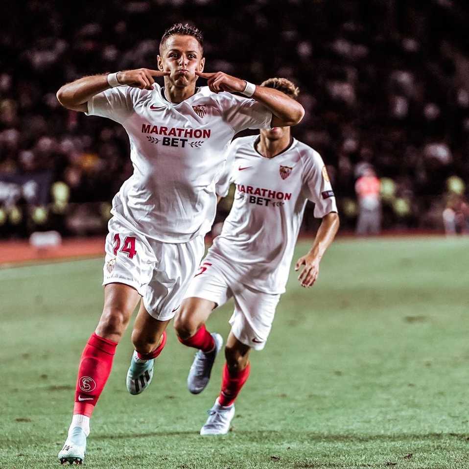 Javier Hernández, en su paso con el Sevilla FC (Instagram: @ch14_)
