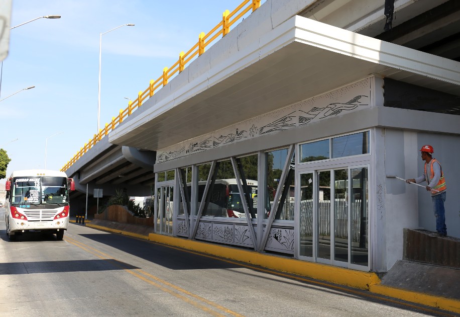 Se acordó colocar la infraestructura de paraderos que está guardada para salvarla del vandalismo. (Mauricio Román)