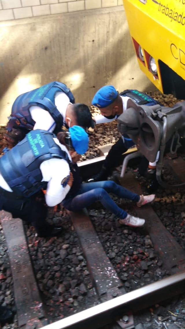 El conductor del tren logró frenar. (Foto: Jorge Becerril)