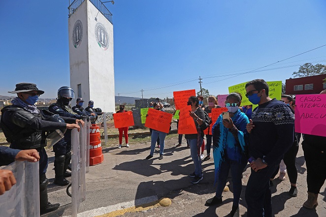 Se manifestaron para exigir que se les informe del estado de salud de sus internos (Fernando Carranza)