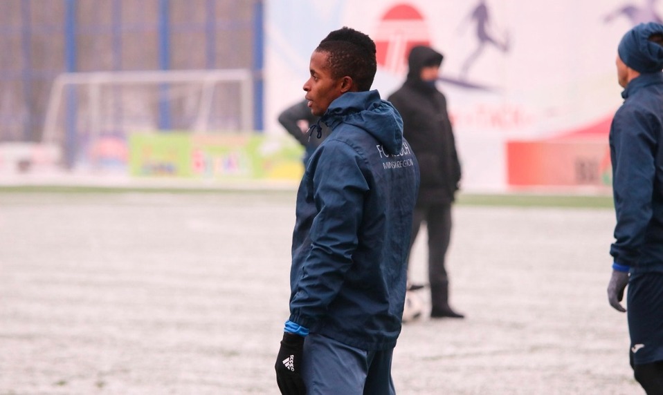 Momo Yansane, jugador del Isloch Minsk (Twitter)