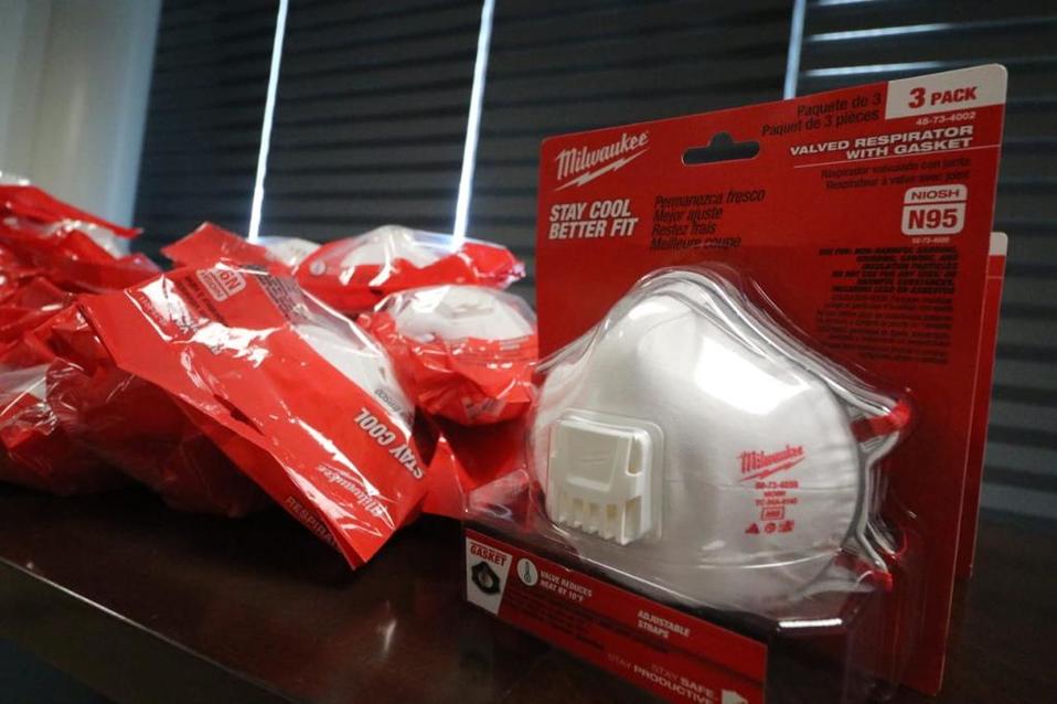 Zermeño Infante informó que las mascarillas serán destinadas al Simas. (Especial)