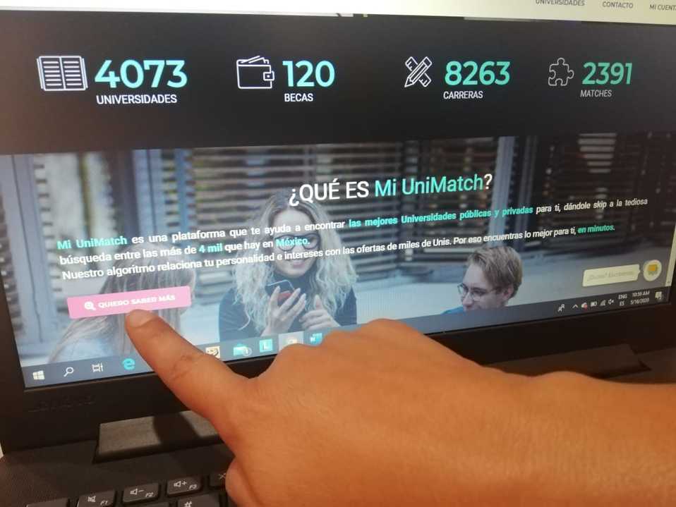 Diego Saturno, egresado de la Udlap, explicó que la idea surgió a partir de una analogía de los sitios de citas como Tinder y Facebook Dating. (Jaime 