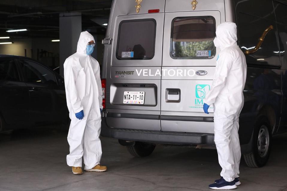 Fortalecen medidas de higiene en velatorios del IMSS por coronavirus.