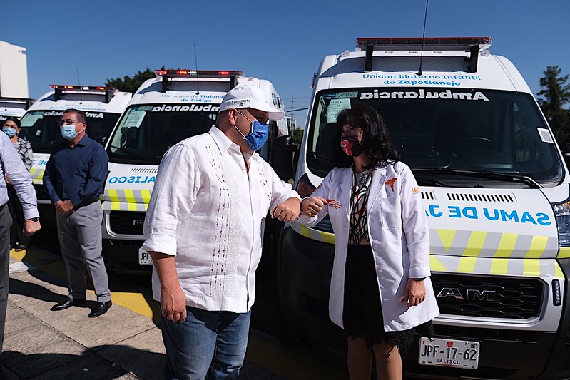 Gobierno del estado entrega 15 ambulancias para agilizar atención médica (Cortesía)