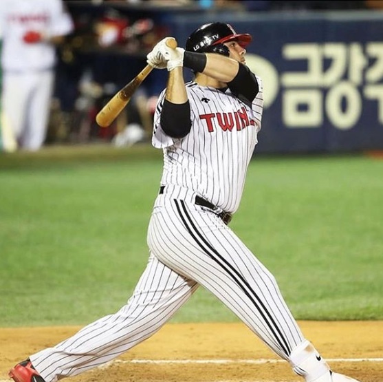 Roberto Ramos, beisbolista de los LG Twins (Instagram @mungerenglishsm)