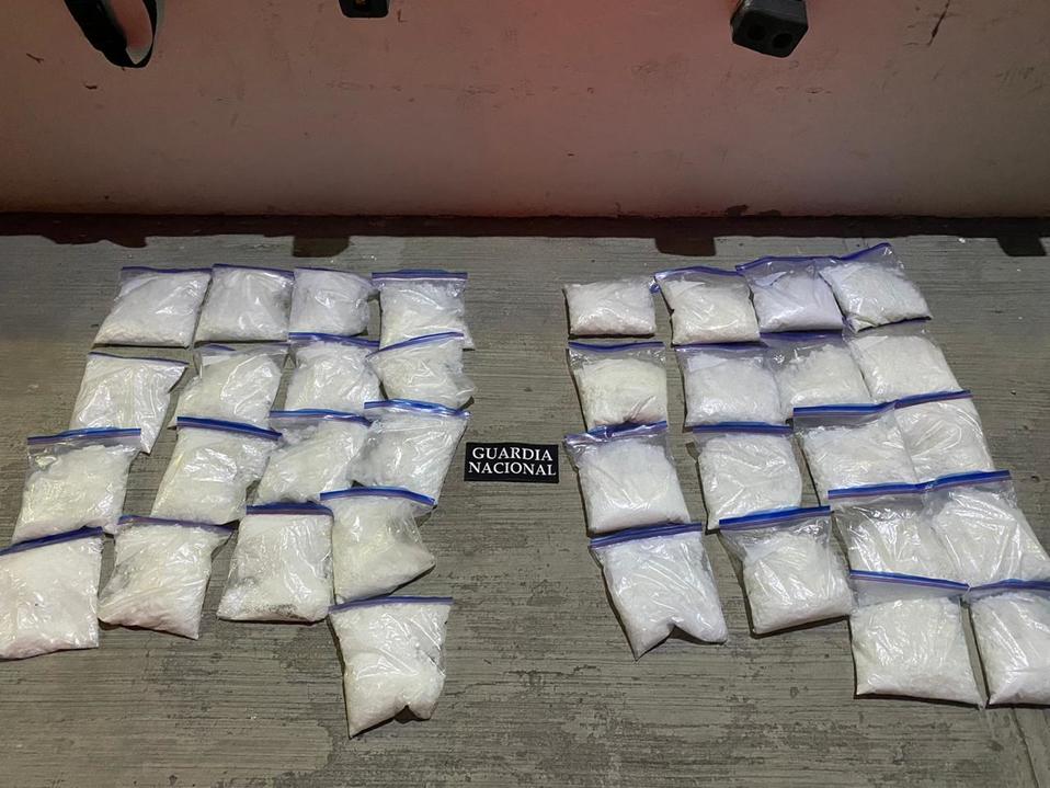Aseguran vehículo con 35 kilos de droga en carretera Salamanca-León