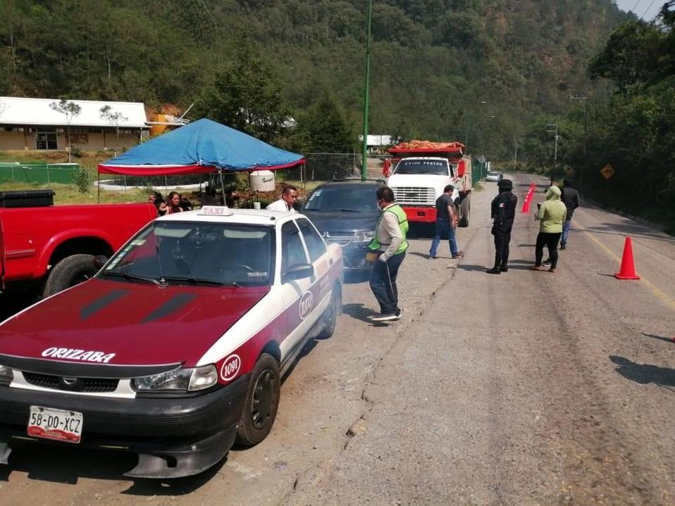 Autoridades municipales mantienen cercos sanitarios.