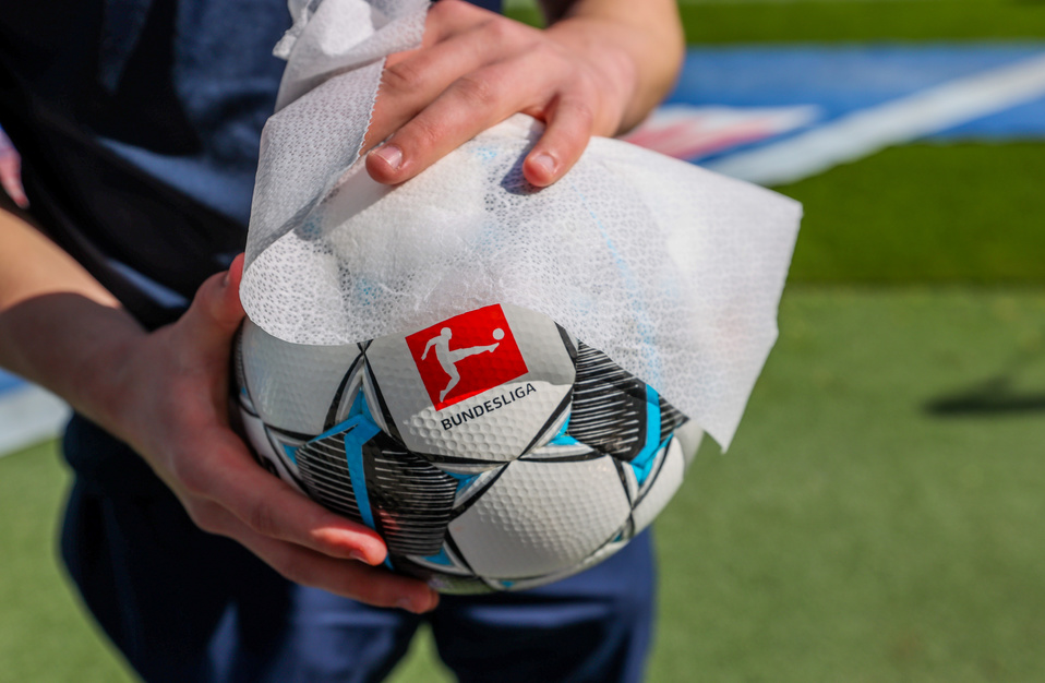 El regreso a la Bundesliga marcó la implementación de varias medidas sanitarias (Reuters)