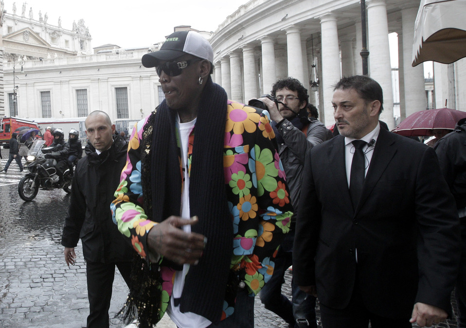 Dennis Rodman en su visita al Vaticano en 2013 (AP)