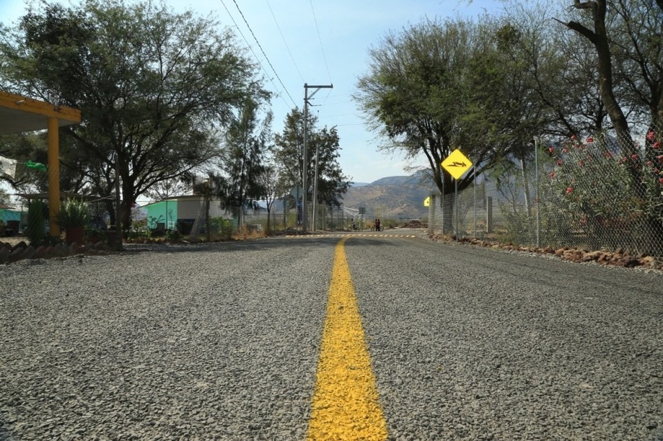Municipios firman convenios para caminos rurales