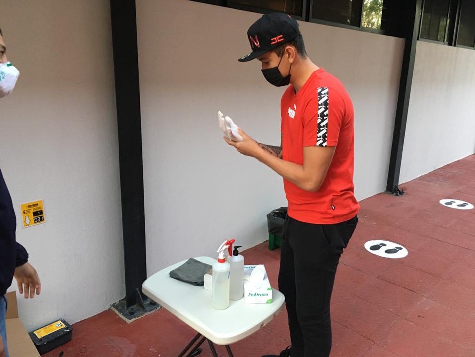 Raúl Gudiño realizó sus exámanes médicos con Chivas (Jesús Hernández)