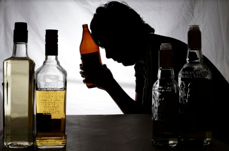 Reportan 70 fallecidos en Puebla por alcohol adulterado. (Agencia Enfoque)