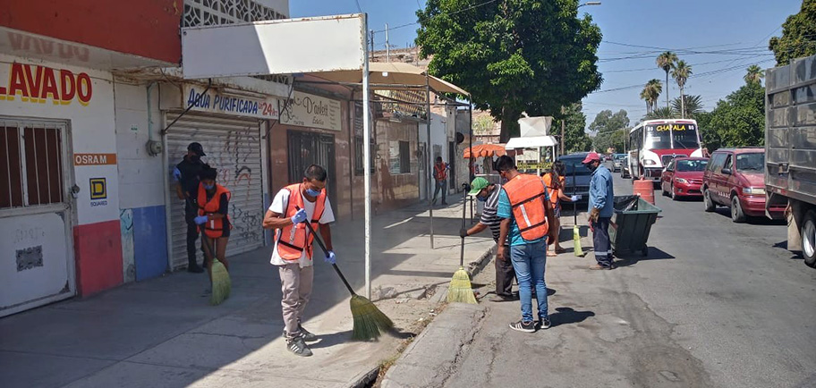 Trabajo comunitario en Gómez Palacio. (Milenio Digital)