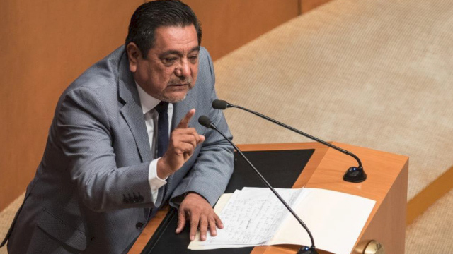 Félix Salgado y Susana Harp piden licencia para dejar su cargo en el Senado