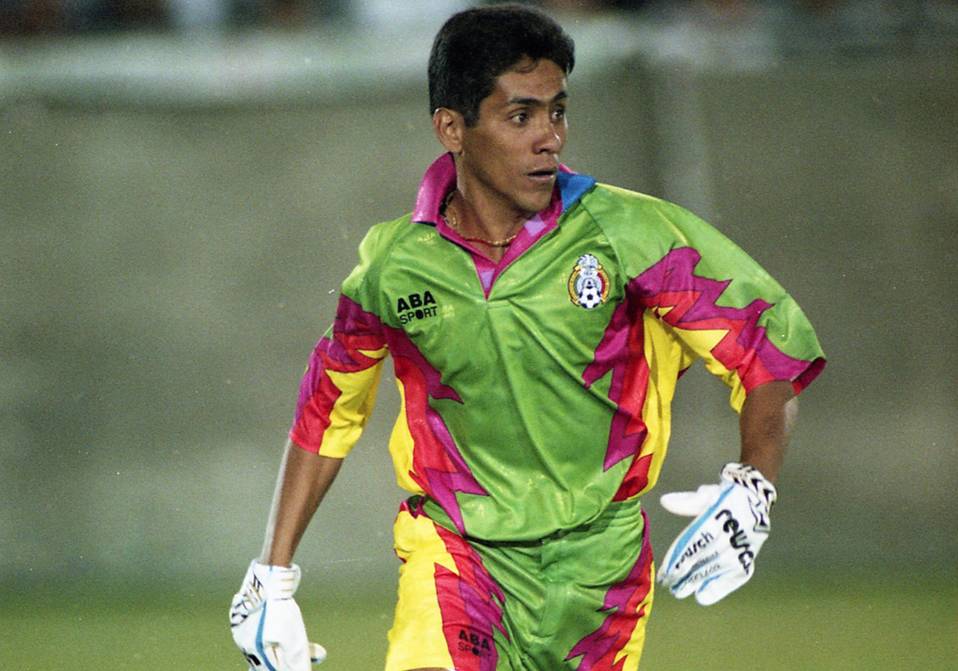 Jorge Campos durante su etapa en selección mexicana (Mexsport)
