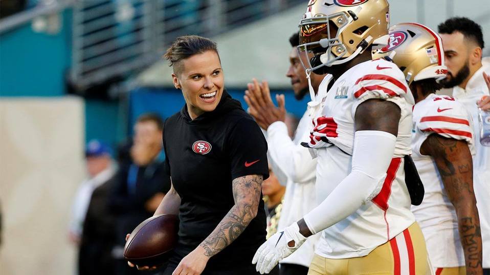 Katie Sowers, entrenadora de San Francisco 49ers (AP)