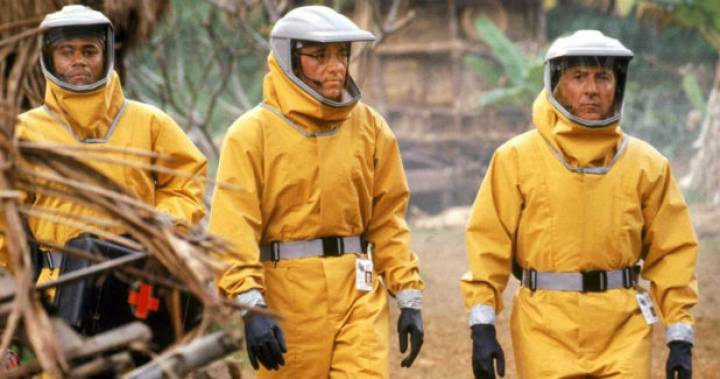 Outbreak protagonizada por Dustin Hoffman y Cuba Godding Jr. (Warner Bros. Pictures)