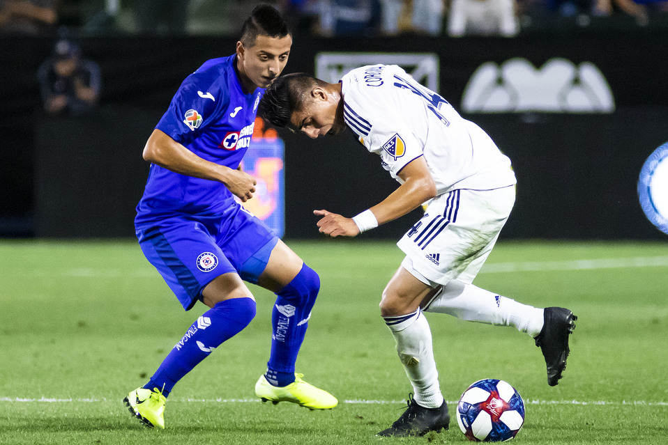 Roberto Alvarado y Joe Corona durante la Leagues Cup (Imago7)