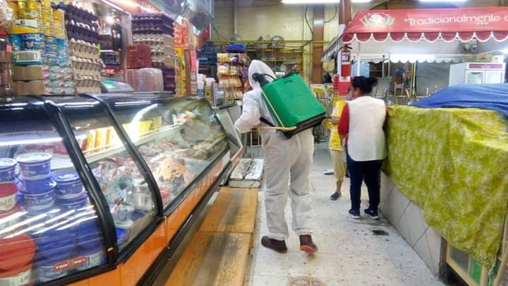 Sanitización de mercados en Pachuca. (Cortesía)